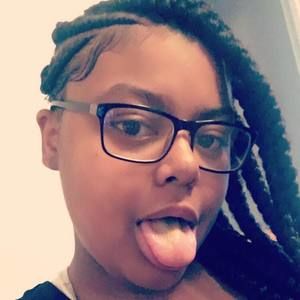 Meet your Posher, Michaela